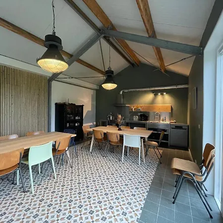 Group Huize Blokland On Nature Farm - 14p Hem